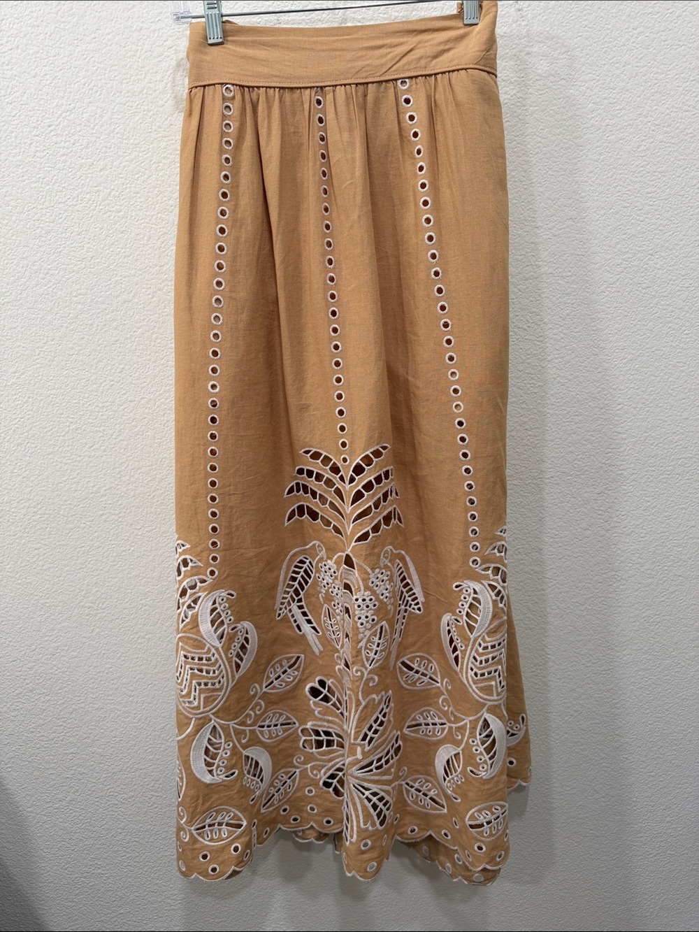 Farm Rio- Size Large Embroidered Cutwork Floral Tunic in Beige with White Detai - Picture 8 of 8